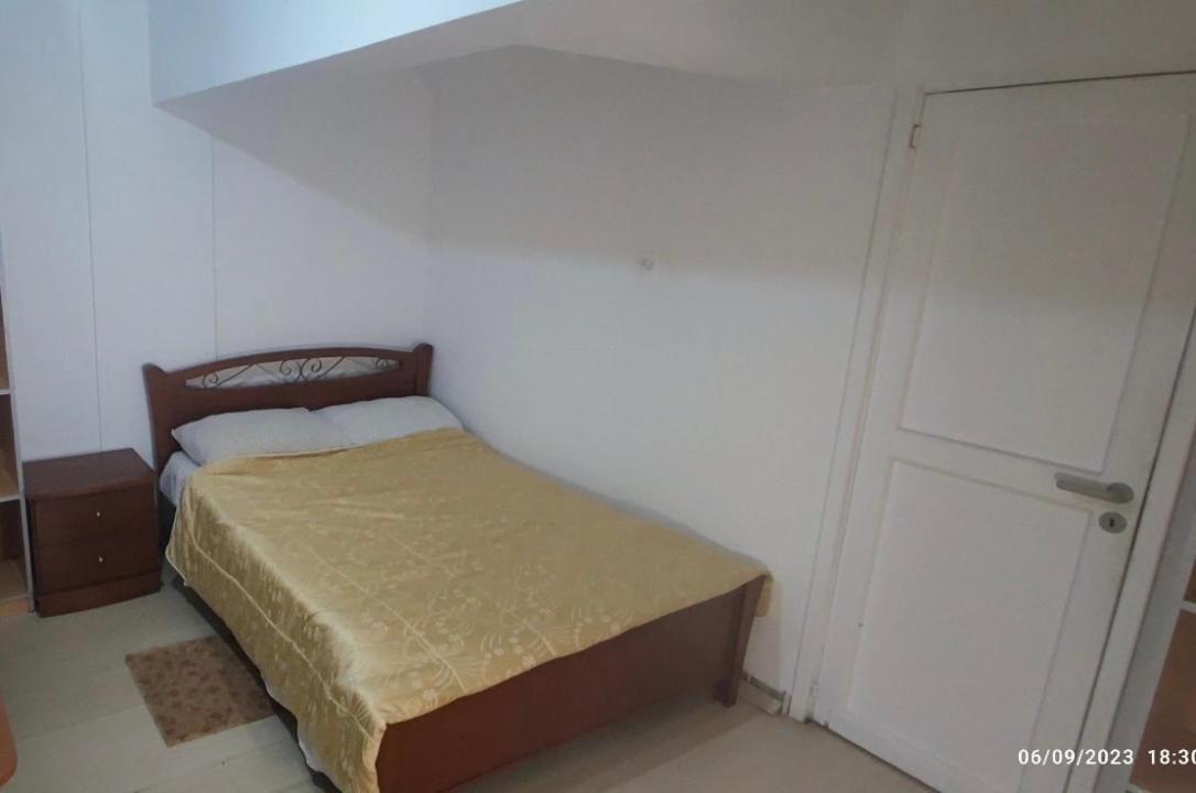Private Bedroom Paphos Central Exterior photo